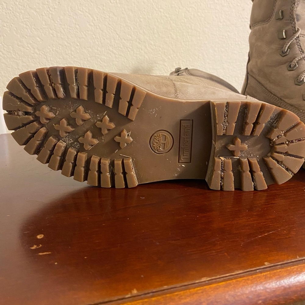 Timberland Women's Tan Lace-Up Combat Boots - Picture 5 of 6
